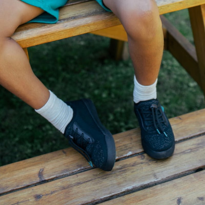 Black / Black Vessi Weekend Kids' Waterproof Sneakers | LGmCEgi